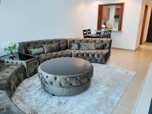 Spacious 1 Bedroom Plus Hall in Mag218