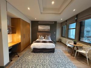 Upmarket Studio Apartment in Cape Town City Centre - Cartwrights Corner