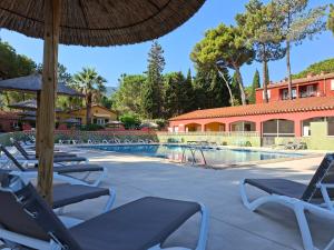 Campings Camping Des Mimosas : photos des chambres