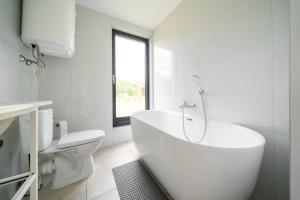 Nowoczesne Domki na Łące & Domki na Drzewie - Kołobrzeg - Sauna & Balia - PolanaGlamp