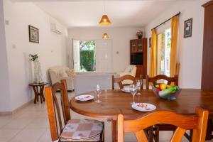 Villa Katerina, Private Pool, Garden & 3 Ensuite Bedrooms