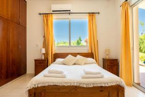 Villa Katerina, Private Pool, Garden & 3 Ensuite Bedrooms