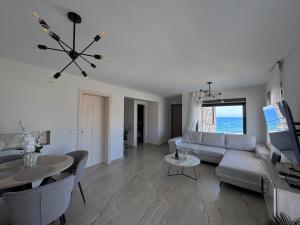 Petra Mare - Sea View Escape in Nea Moudania