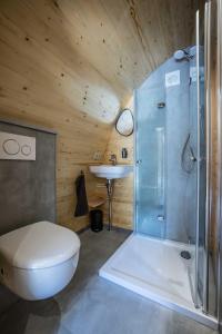 Luxe woodlodge in bosrijke omgeving incl eigen douche en keuken