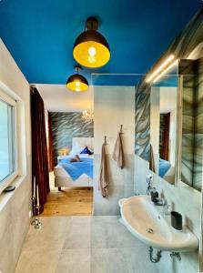 Luxury Long-Term Apartment with Terrace