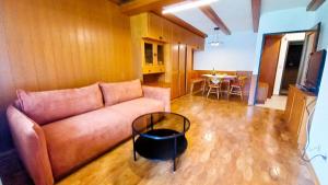 VERONIKA Haus KMB Seeappartement am Ossiacher See mit direktem Seezugang und Hallenbad