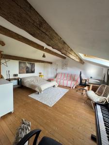 Villas Marais Inn, maison typique avec piscine et jardin arbore, 10 kms Niort : photos des chambres