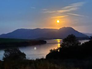 Tievemore - Connemara Bayfront Retreat