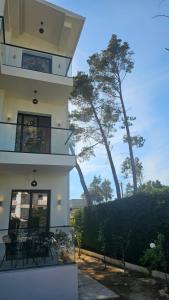 White Pine Villa With Pool