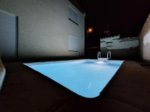 Appartements Nice ground floor apartment courtyard and non-shared pool : photos des chambres