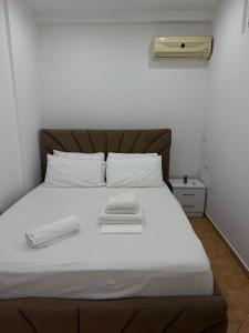 Serenity Skyline Apartment