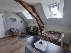 Appartements Gite 4 pers, Jacuzzi privatif & Piscine & Lit cabane : photos des chambres