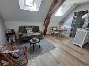 Appartements Gite 4 pers, Jacuzzi privatif & Piscine & Lit cabane : photos des chambres