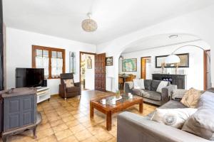 Villa Tamyan by Villa Plus