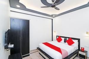 HOTEL O 03 TOWN HOUSE Shaheed Captain Shubham Gupta metro station
