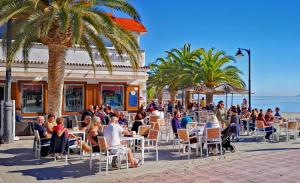 Villamar Corner Retreat near beach, nature & shops