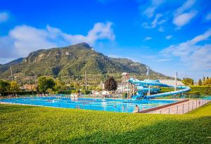 500m dal lago di Garda! Oasi Zen Salò con Piscina