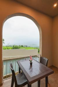 Breeze Resort Panhala , Swimming Pool, Just 5 Minutes From Panhala!