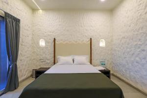 Breeze Resort Panhala , Swimming Pool, Just 5 Minutes From Panhala!