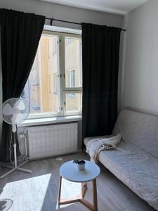 Foliate Living Verso