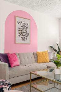 The Johnny and Dolly Historic Hideaway, Music Row Unit 2