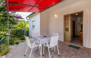 Lovely Apartment In Supetarska Draga 