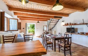 Gorgeous Home In Loc Avenale, Cingoli