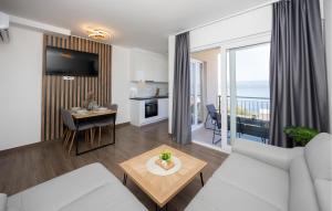 Gorgeous Apartment In Stanici