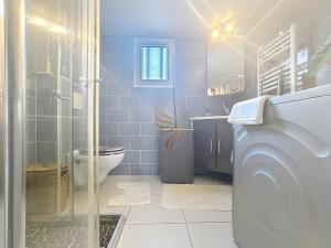 Maisons de vacances House La Palmeraie 4p-Garden-wifi-park-jacuzzi : photos des chambres