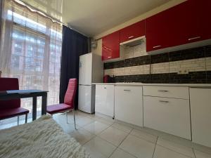 VIP AVALON Чорновола 16-з