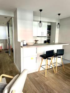 Comfort & Calm Near Arc de Triomphe