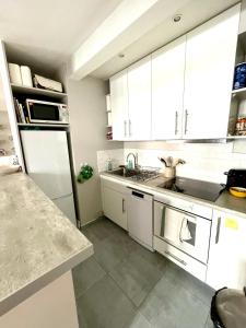 Comfort & Calm Near Arc de Triomphe