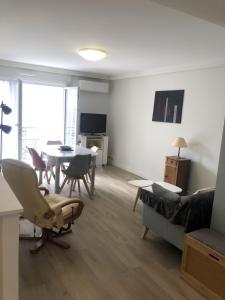 Appartements Appartement T3 58 m2, Le Republique, centre-ville, climatise, balcon : Appartement 2 Chambres avec Balcon