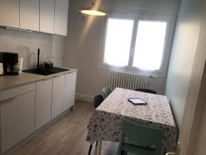 Appartements Appartement T3 58 m2, Le Republique, centre-ville, climatise, balcon : photos des chambres