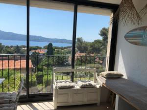 Maisons de vacances Breathtaking sea viewT3 for 6 pool parking : photos des chambres