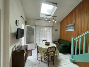 Charmant T2 mezzanine pour 4 pers. avec jardinet, proche du lac à Soustons - FR-1-379-72