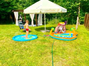 Glamping w sercu mazur z prywatną plażą