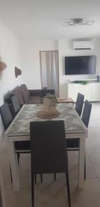 Appartements Beachfront apartment T3 at Carine-s : photos des chambres