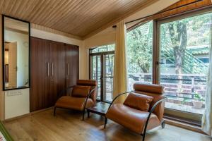 Modern 2BHK near Naini Lake Rustic Retreat