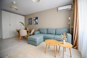 Retreat on Victoriei