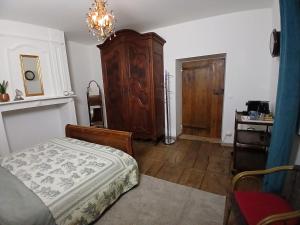 B&B / Chambres d'hotes Jean Moulierat : Chambre Double avec Salle de Bains Privative
