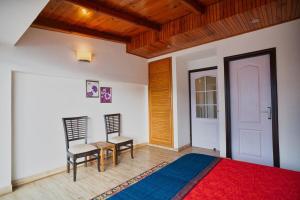 Lake View 2BHK close to Mall Road l Bay Breeze