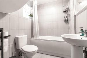 Cosy 3 Bed flat in Shepherds bush Sleeps 8 guest