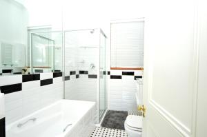 De Medici Top Floor Apartment with Fireplace 1km to Convention Center