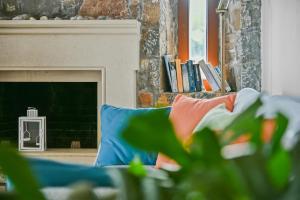 Liakoto Villa with private pool and jacuzzi