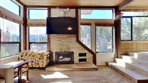 Spacious 2 Bedroom Condo