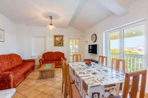 Two-Bedroom Apartment Crikvenica 32