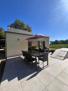 Maison bretonne rénovée à 20 min des plages, parking privé