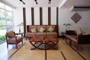 Imanette Salt & Light