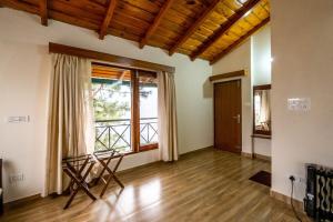 Bhimtal Lake View 3BHK w Pool Gargi Cottages